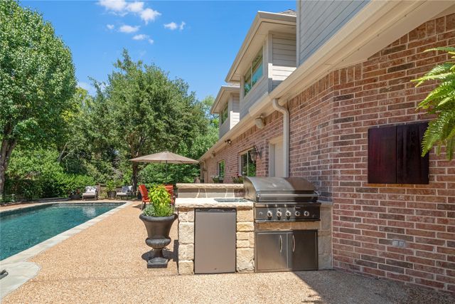215 Bent Creek Court, Southlake, TX 76092