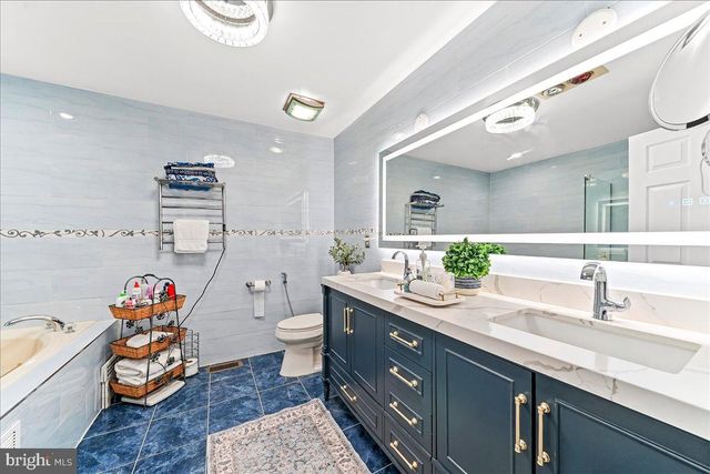 100 STRATFORD CT, Malvern, PA 19355