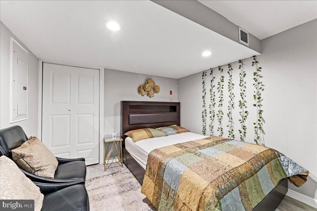 100 STRATFORD CT, Malvern, PA 19355