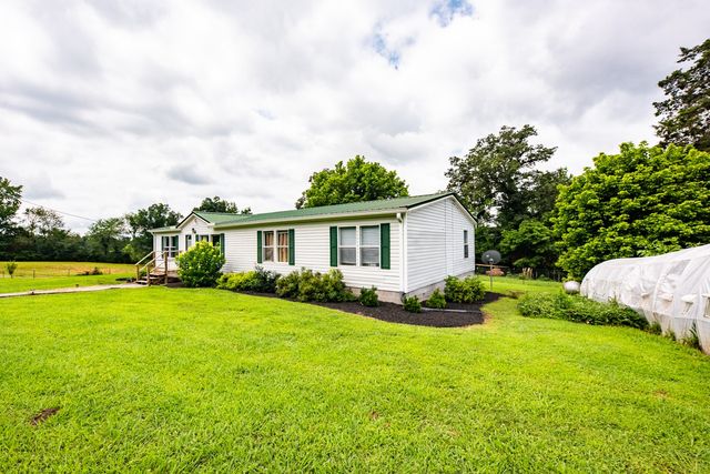 875 Lindsey Rd, Parsons, TN 38363