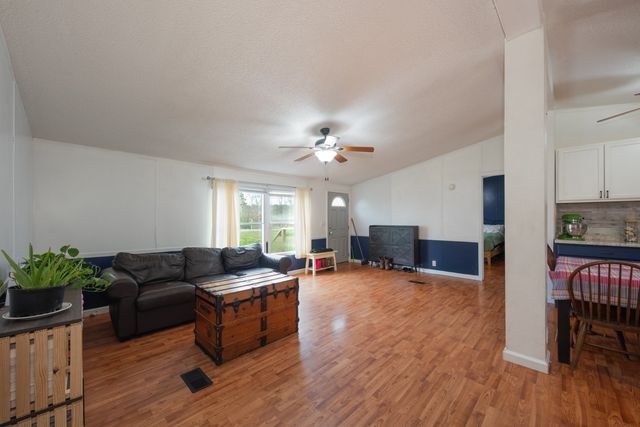 875 Lindsey Rd, Parsons, TN 38363