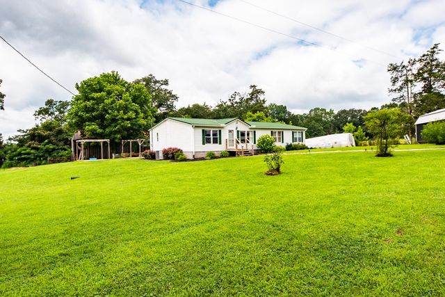 875 Lindsey Rd, Parsons, TN 38363