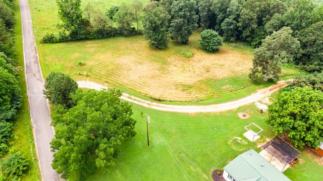 875 Lindsey Rd, Parsons, TN 38363