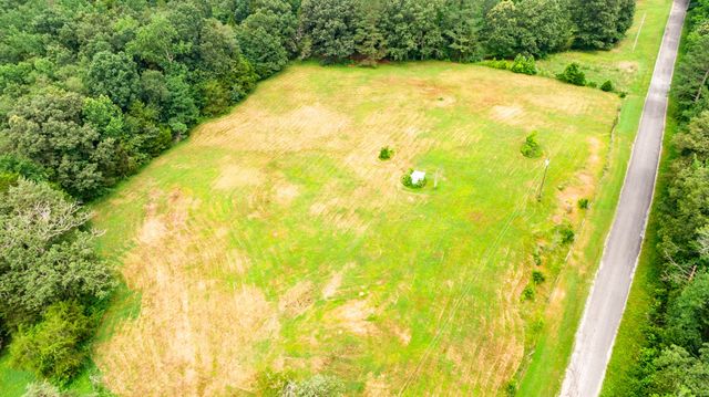 875 Lindsey Rd, Parsons, TN 38363