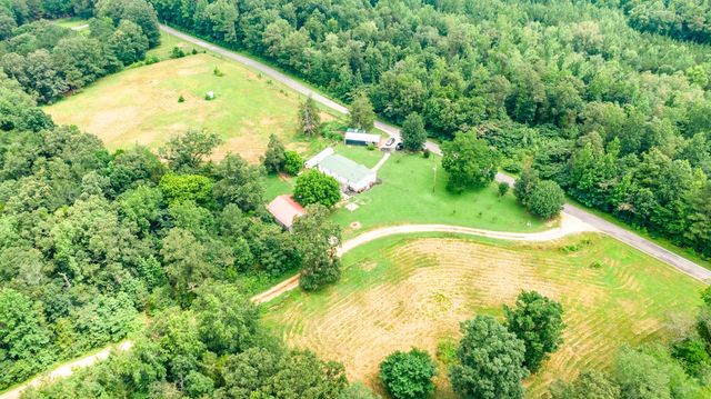 875 Lindsey Rd, Parsons, TN 38363