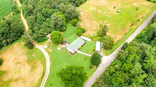 875 Lindsey Rd, Parsons, TN 38363