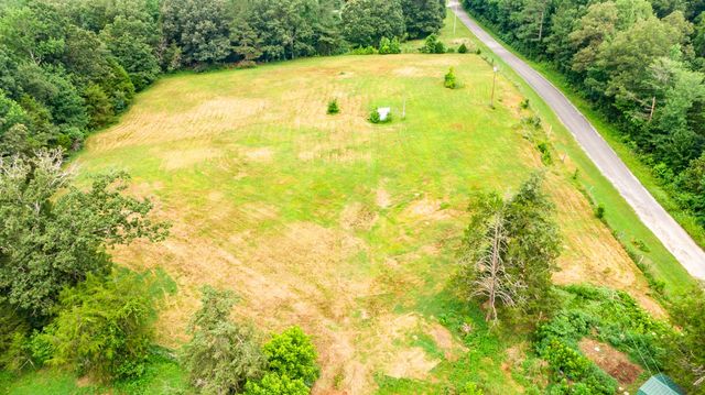 875 Lindsey Rd, Parsons, TN 38363