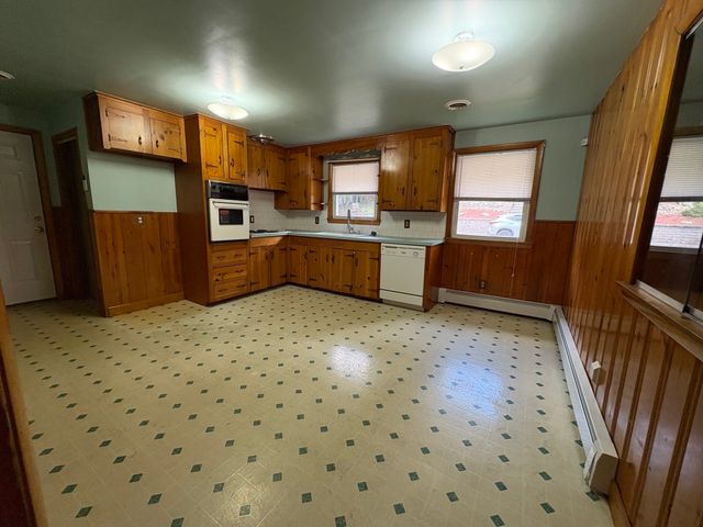 175 Dana Ave, Worcester, MA 01604