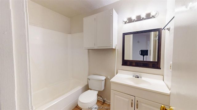 922 Navarro Drive, College Station, TX 77845