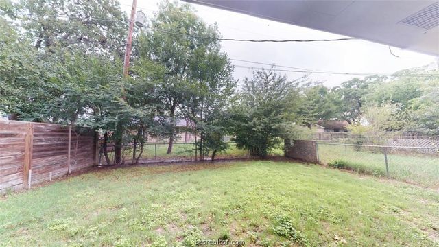 922 Navarro Drive, College Station, TX 77845