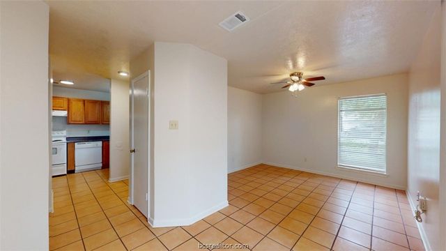 922 Navarro Drive, College Station, TX 77845