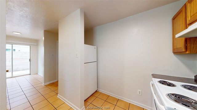 922 Navarro Drive, College Station, TX 77845