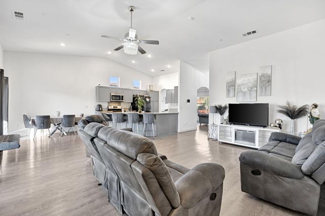 1228 Monterey Avenue, Madera, CA 93637