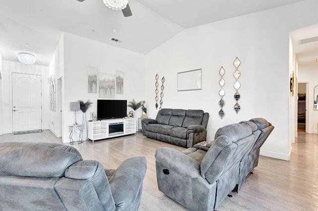 1228 Monterey Avenue, Madera, CA 93637