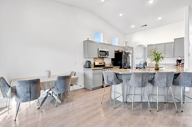 1228 Monterey Avenue, Madera, CA 93637