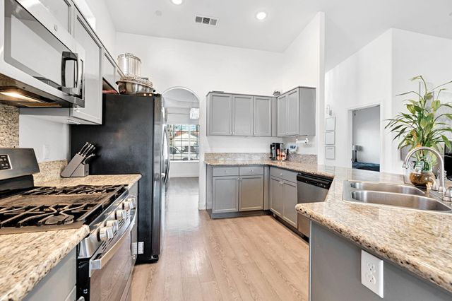 1228 Monterey Avenue, Madera, CA 93637