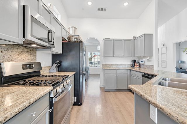 1228 Monterey Avenue, Madera, CA 93637