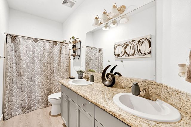 1228 Monterey Avenue, Madera, CA 93637