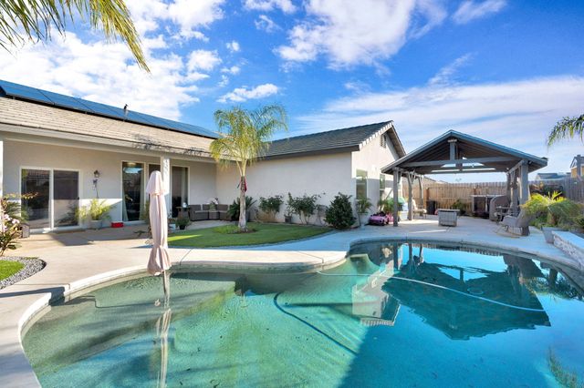 1228 Monterey Avenue, Madera, CA 93637