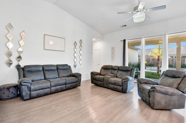 1228 Monterey Avenue, Madera, CA 93637