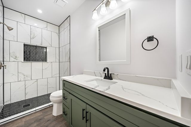 125 Hill Shadow Lane, Whitney, TX 76692