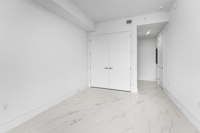 220 Lake Shore Drive 1613, Lake Park, FL 33403