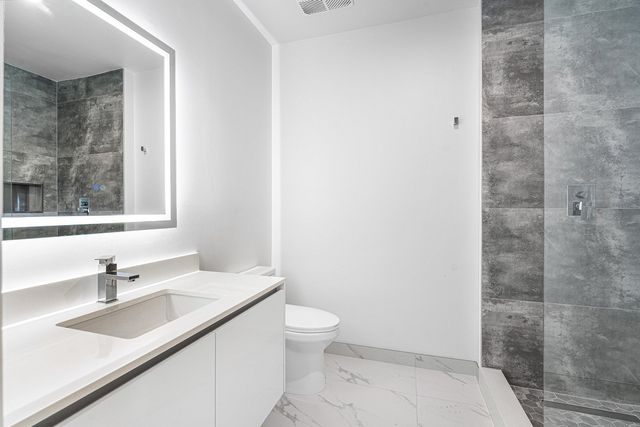 220 Lake Shore Drive 1613, Lake Park, FL 33403