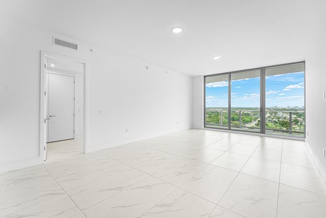 220 Lake Shore Drive 1613, Lake Park, FL 33403