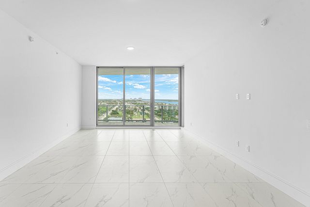 220 Lake Shore Drive 1613, Lake Park, FL 33403