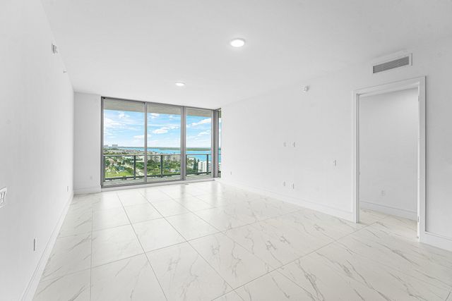 220 Lake Shore Drive 1613, Lake Park, FL 33403