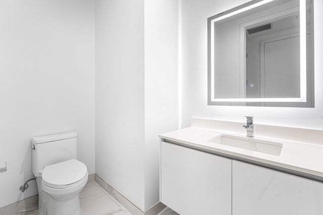 220 Lake Shore Drive 1613, Lake Park, FL 33403