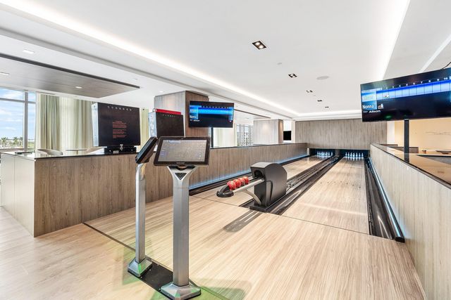 220 Lake Shore Drive 1613, Lake Park, FL 33403