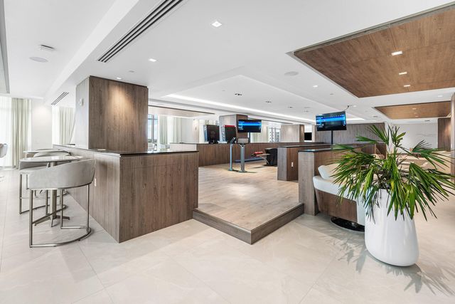 220 Lake Shore Drive 1613, Lake Park, FL 33403