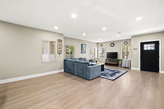 1347 Atlantic, Long Beach, CA 90813