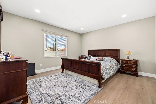 1347 Atlantic, Long Beach, CA 90813