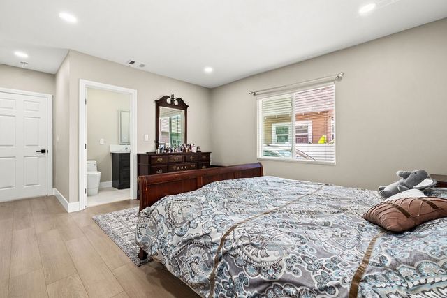 1347 Atlantic, Long Beach, CA 90813