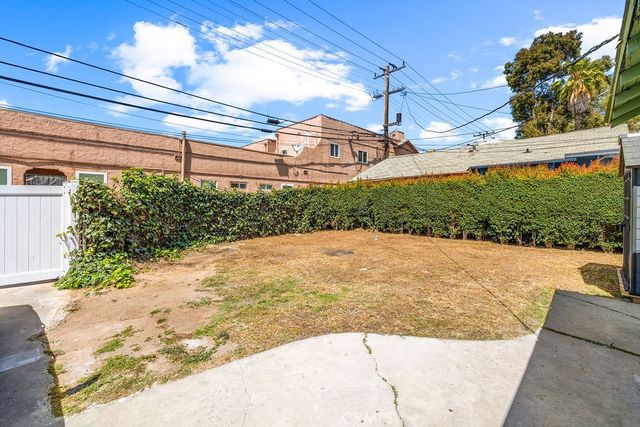 1347 Atlantic, Long Beach, CA 90813
