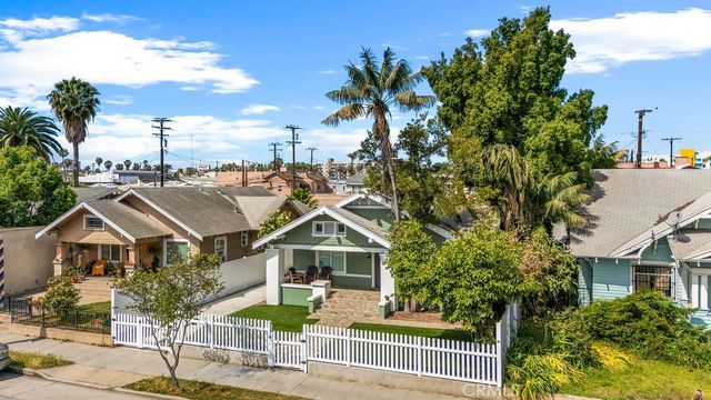 1347 Atlantic, Long Beach, CA 90813