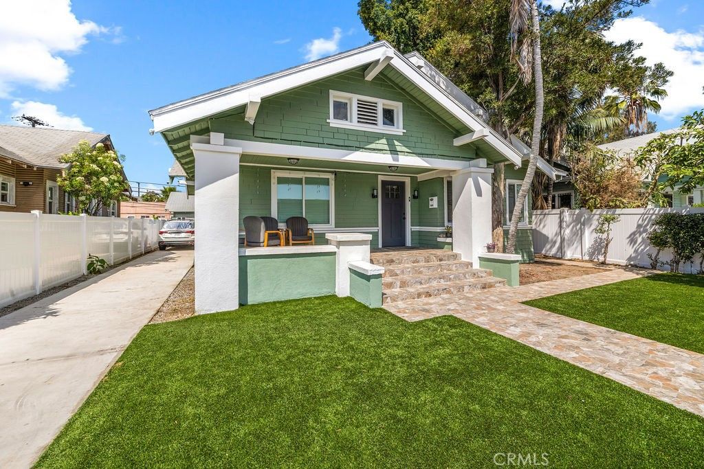 1347 Atlantic, Long Beach, CA 90813