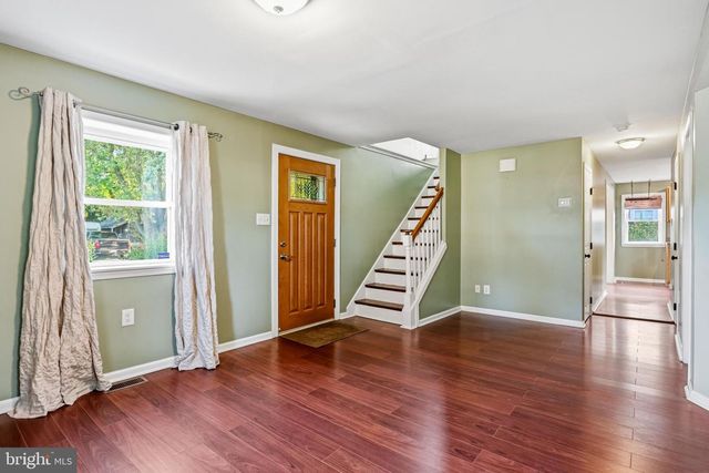 732 CRICKET LN, Aldan, PA 19018