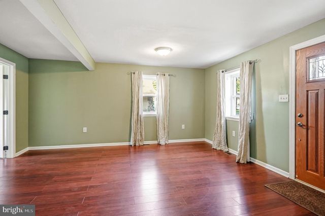 732 CRICKET LN, Aldan, PA 19018