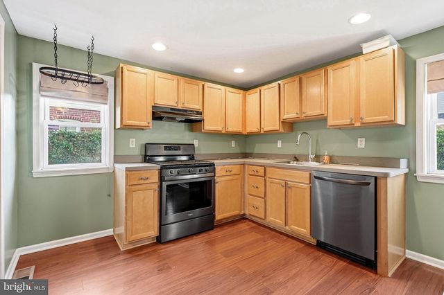 732 CRICKET LN, Aldan, PA 19018