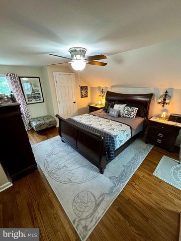 732 CRICKET LN, Aldan, PA 19018