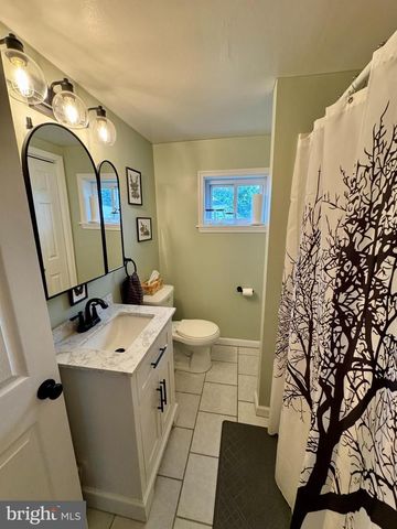 732 CRICKET LN, Aldan, PA 19018