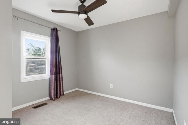 732 CRICKET LN, Aldan, PA 19018