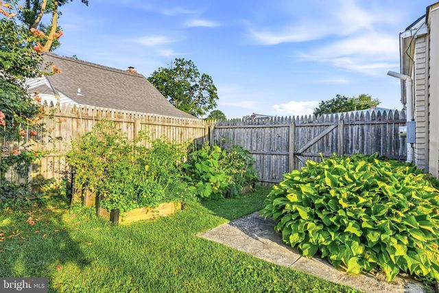 732 CRICKET LN, Aldan, PA 19018