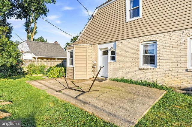 732 CRICKET LN, Aldan, PA 19018