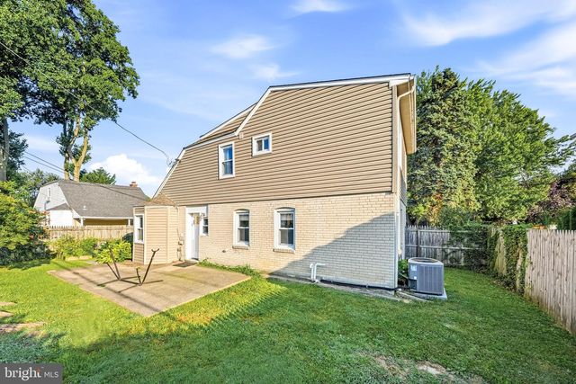 732 CRICKET LN, Aldan, PA 19018