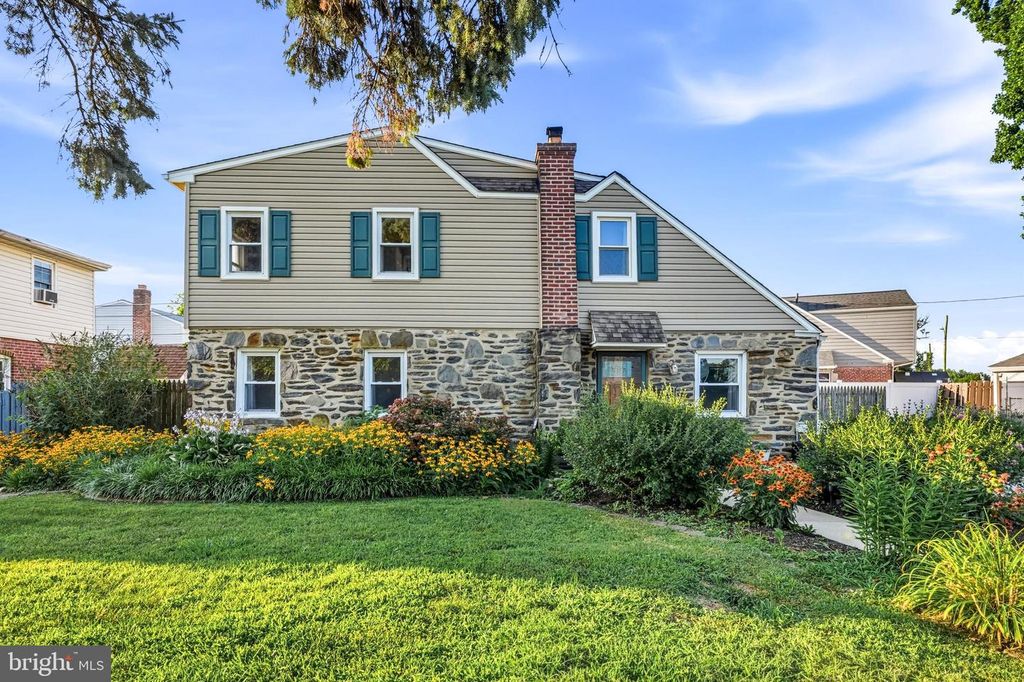 732 CRICKET LN, Aldan, PA 19018