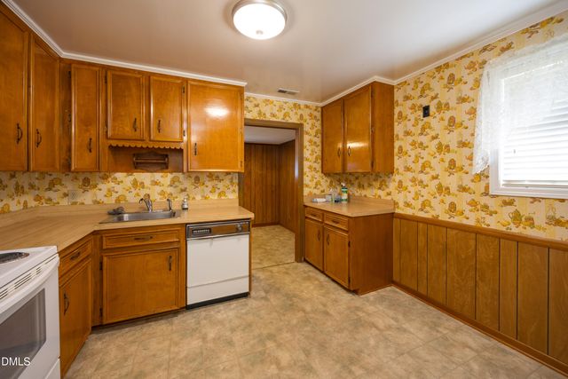 462 Mcrae Drive, Fayetteville, NC 28305